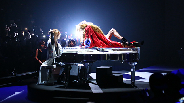 Amazon Fashion Week TOKYO 2017 S/S初日オープニングステージ スペシャルプログラム「YOSHIKIMONO」 Yoshiki カード会員様、YOSHIKI mobile会員様、YOSHIKI CHANNEL 会員様 特別ご招待のお知らせ！！
