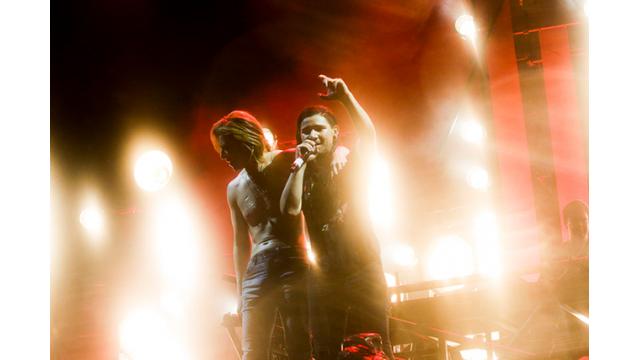 フジロック「DJ Skrillex」ステージにYOSHIKIサプライズ登場！EDMサウンドにクラシックとロックという奇跡のコラボレーションサウンドが実現観客4万人の地鳴りのような大歓声が苗場に鳴り響いた！！