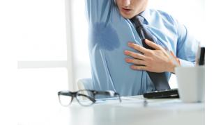 もう汗ジミ気にならない！自力でできる脇汗を抑える方法4つ