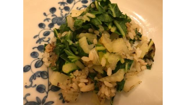 大江屋レシピ(56)「油を使わないあまりご飯のサラダチャーハン」、(57)「お手軽モミモミご飯のお供」の2本立ての巻