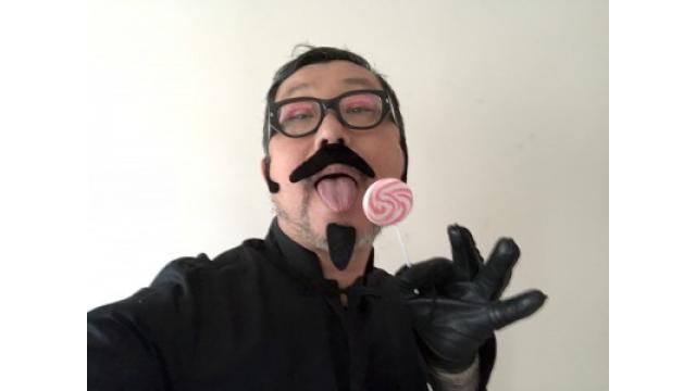 つけまも飴ちゃんもピンク。