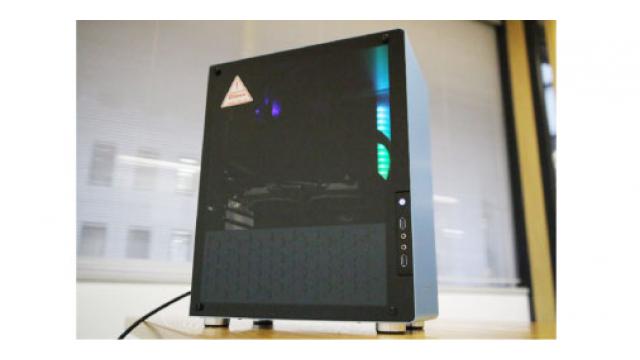 ドラクエのスライムっぽい色のパソコン