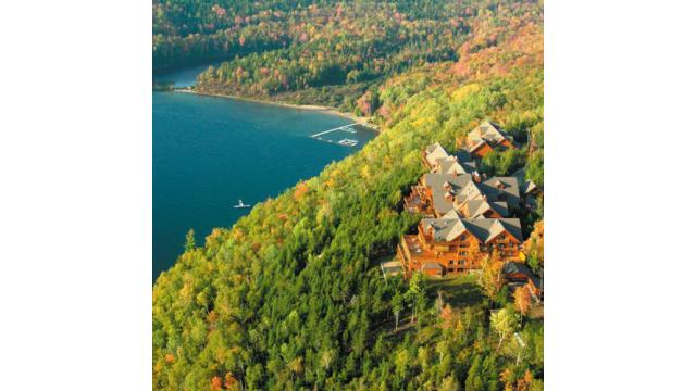 【大人の隠れ家】美しい湖畔と紅葉を楽しめる東カナダの隠れ家ホテル「ホテルサカコミ」を紹介！