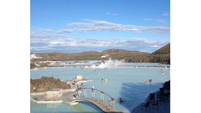 ”世界最大の絶景露天風呂”アイスランドの「ブルーラグーン」を紹介！