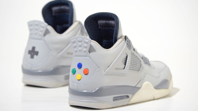 ボタンも押せる！「Air Jordan 4」がスーファミ風になったカスタムシューズ登場！