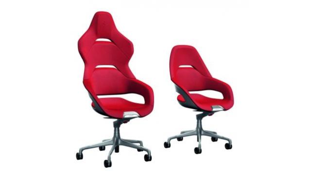 フェラーリが高級家具メーカーとコラボした「オフィスチェア」を発表！
