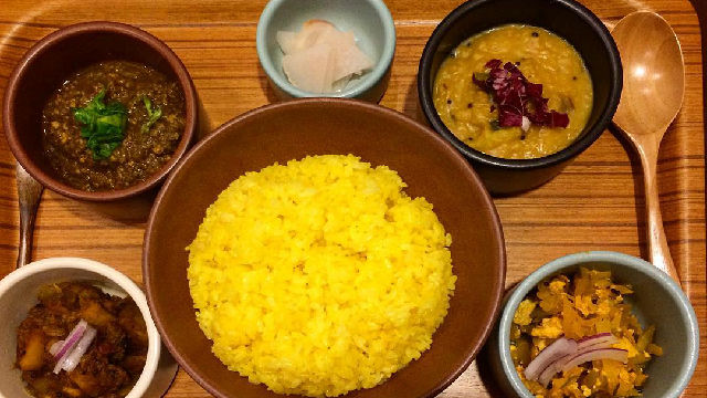 久々のハブモアで女の子2人を連れて夕飯でした。【連れてくだけで好感度アップのカレー店といえば】