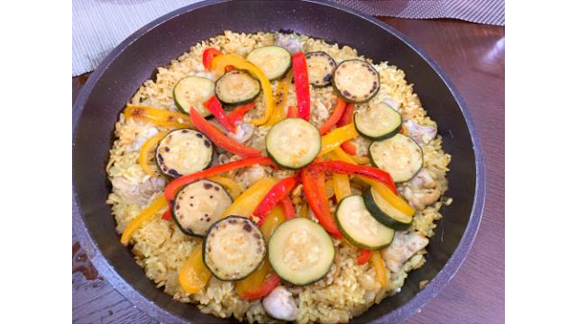 【＃３レシピ】鶏とホタテのカレーパエリア