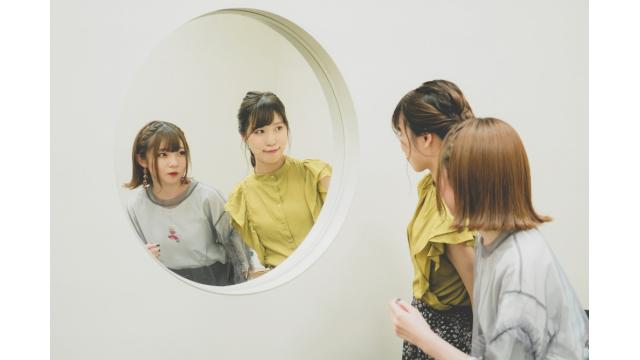 「峯田茉優は香里有佐と仲良くなりたい！」第1回　未公開写真集①