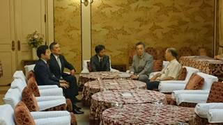 内閣不信任案提出へ、4党党首会談