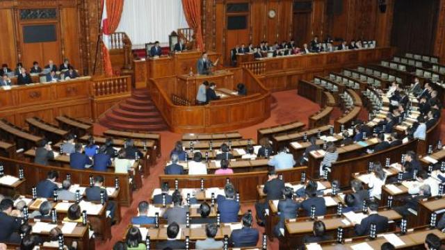 参議院代表質問　登壇、山本太郎代表