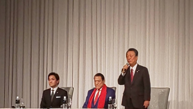 アントニオ猪木参議院議員が同一会派入り