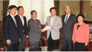 小宮山国対委員長、ゴミ屋敷禁止法案提出