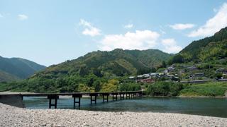 「自治体消滅論」に立ち向かうため、「小さいからこそ輝く地域」に学ぶ  ── 「シリーズ地域の再生」全21巻完結に寄せて