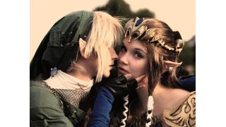【11PM】美女コスプレイヤーによるリンクとゼルダのキスシーン