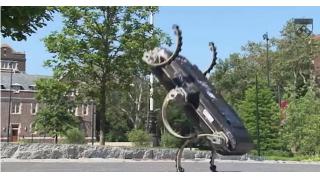 萌える歩行ロボット「RHex」による愛らしいパルクールのパフォーマンス